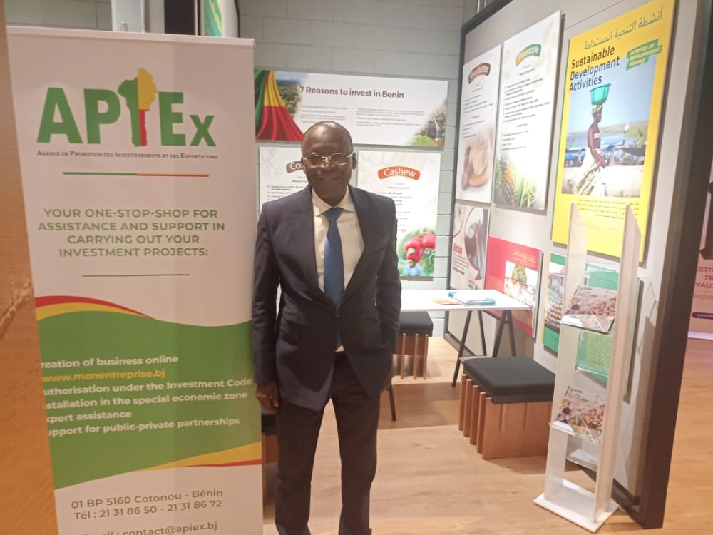Visite du stand de l’APIEx par le Ministre d’Etat au Dubaï Expo 2020