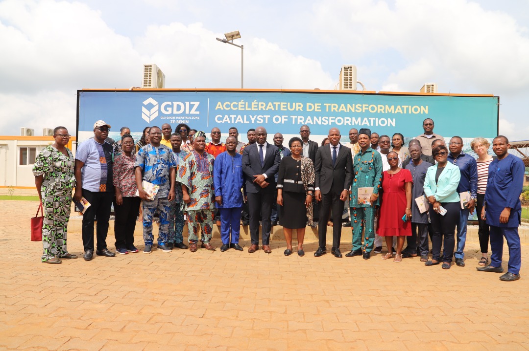 L’APIEx et la SIPI BENIN SA accueillent à la Zone Industrielle de Glo-Djigbé Zè la ministre de l’Enseignement Supérieur et de la Recherche Scientifique du Bénin (MESRS) et une délégation composée d’acteurs de l’enseignement supérieur